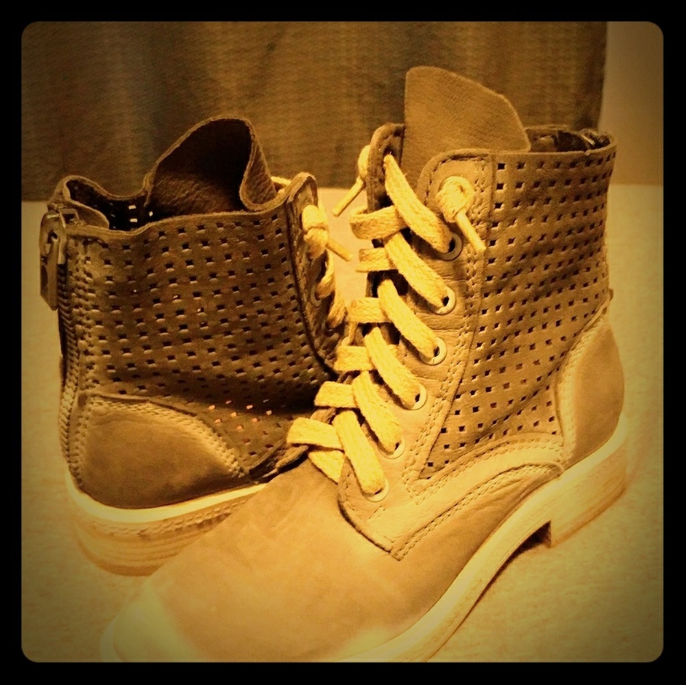 Dolce Vita Aldis smoke perforated swade booties